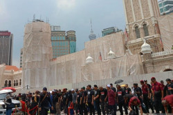 Ribuan Warga Malaysia Demo Tuntut Mundur Perdana Menteri, Begini Respons Anwar Ibrahim