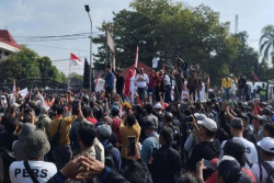 Demo Pati Tuntut Bupati Sudewo Mundur dari Jabatannya
