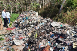 Tumpukan Sampah Ilegal di Paliyan Gunungkidul Mulai Dibersihkan