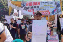Warga Pati Gelar Aksi dan Galang Surat Desak KPK Tetapkan Sudewo Tersangka