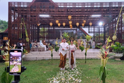 Wyndham Garden Hadirkan Peragaan Busana Berkonsep Green Wyndham