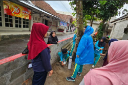 Unisa Yogyakarta Libatkan Ribuan Maba Edukasi Warga soal Sampah