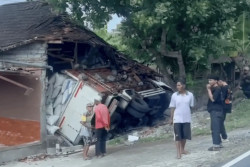 Truk Tabrak Rumah di Wonogiri, Seorang Warga Meninggal Dunia