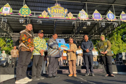 Disperinkopukm Kulonprogo Juara di Manunggal Fair 2025