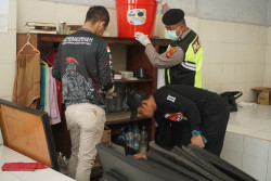 Aparat Gabungan Geledah Kamar Napi Rutan Wates, Ini Hasilnya