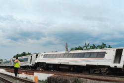 KA Purwojaya Anjlok di Bekasi, Penumpang Dialihkan Naik Bus