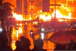 Kebakaran Truk Tangki BBM, Jalur ke Bandung Ditutup