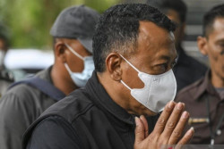 Isi Garasi Bupati Ponorogo Sugiri Tersangka Jual Beli Jabatan