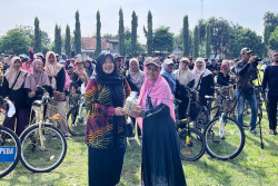 Semarak Milad Muhammadiyah ke-113, Aisyiyah Trirenggo Gelar Gowes