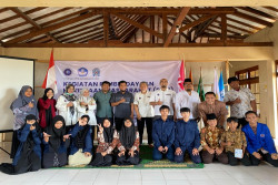 UTY Terapkan Augmented Reality dan IoT di SMK Smart Al Muhsin Krapyak