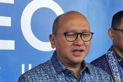 Rosan Optimistis Target Investasi Rp13 Ribu Triliun Tercapai