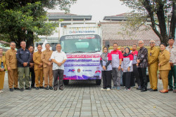 Pemda DIY Kirim Bantuan ke Aceh, Sumut, dan Sumbar Lewat JNE