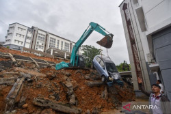 Kemdiktisaintek: 60 Perguruan Tinggi Rusak Akibat Banjir
