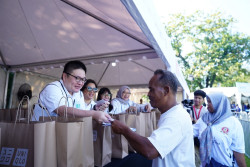 HKSN di Borobudur, Kemensos-Uniqlo Bantu Masyarakat dan Korban Bencana