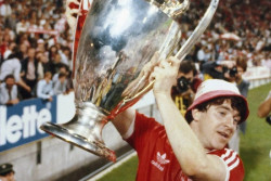 John Robertson, Pahlawan Forest di Era Emas Piala Eropa, Wafat
