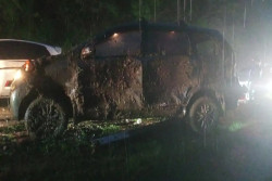 Kronologi Longsor Hantam Mobil, Lalu Lintas di Tawangmangu Terganggu