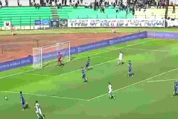 Babak Pertama PSIM Jogja Tertinggal 1-2 dari PSBS Biak