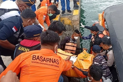 Polisi Selidiki Laka Laut KM Putri Sakinah di Labuan Bajo