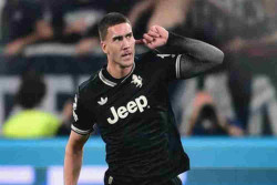 Dusan Vlahovic Jadi Pemain Bergaji Tertinggi Serie A