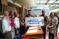 Bank Jateng Resmikan KCP RSUD Moewardi dan Donasi Ambulans