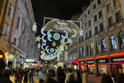Kota London Sambut Ramadan, Wali Kota Nyalakan Lampu Hias Meriah
