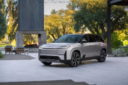 Toyota Perkenalkan Highlander EV, SUV Listrik Tiga Baris