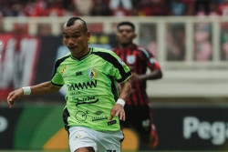 PSS Sleman Menang Dramatis 3-1 atas Deltras, Amankan Puncak Klasemen
