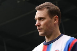 Manuel Neuer Cedera, Bayern Muenchen Krisis Kiper