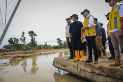 Tanggul Sungai Tuntang Jebol, Jalur Semarang-Purwodadi Lumpuh