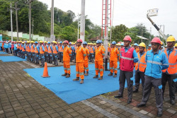 PLN Tutup Bulan K3 2026 dengan Simulasi Penyelamatan di Udara