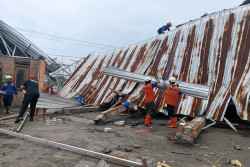 Angin Kencang Klaten Rusak Puluhan Bangunan, 3 Luka