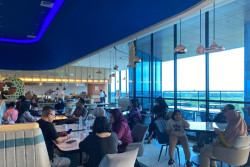 Bukber di Kulonprogo, Santap Kambing Guling dengan View Bandara