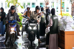 Takjil Gratis Ramadan 1447 H di UMY Capai 4.000 Porsi