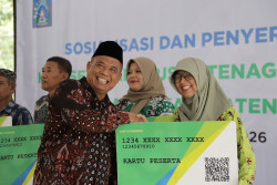 Bupati Sleman Serahkan BPJS Ketenagakerjaan bagi 704 Anggota BPKal