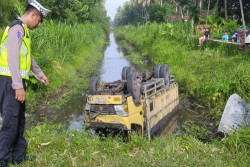 Truk Terjun ke Sungai di Deandels Kulonprogo, Sopir Selamat