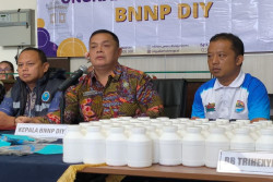 BNNP DIY Gagalkan Penyelundupan Ganja 2,71 kg dan Sita 93 Ribu Pil