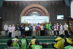 PLN Salurkan Bingkisan Ramadan untuk 50 Ojol di Jogja