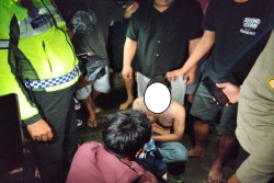 Terekam CCTV, Aksi Maling Elpiji di Mantrijeron Digagalkan Warga