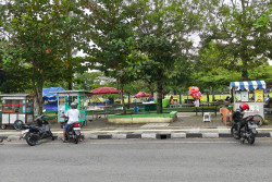 Ramadan 2026, Omzet Pedagang Alun-alun Wates Turun Drastis