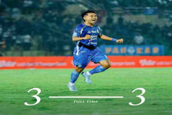 Klasemen Super League: Persib Puncak, Persis Kritis