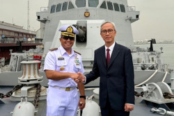KRI Prabu Siliwangi-321 Singgah di Nigeria