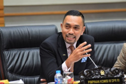 Komisi III DPR Dukung Kejagung Hentikan Kasus Guru Honorer