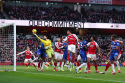 Arsenal Menjauh di Puncak Klasemen Usai Tekuk Chelsea 2-1
