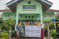Ramadan Penuh Makna, MORAZEN Jogja Hadirkan Sudut Baca di SDN Temon