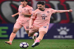 Sandy Walsh Main 71 Menit, Buriram Imbang