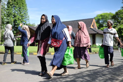 IDM Salurkan 3.000 Paket Sembako di Kawasan Borobudur-Prambanan