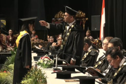 Wisuda 435 Lulusan, Rektor ISI Jogja Tantang Seniman Tak Takut AI