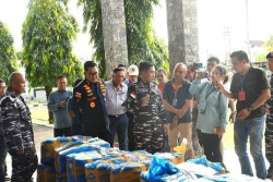 1,4 Ton Sianida Ilegal Disita TNI AL di Pelabuhan Ferry Bitung