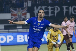 Persib Bandung Hajar Persik Kediri 3-0, Makin Kokoh di Puncak Klasemen