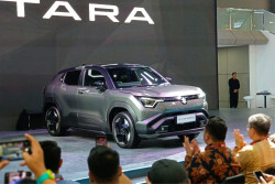 Suzuki Perkuat Pasar Mobil Listrik di Indonesia lewat e-Vitara